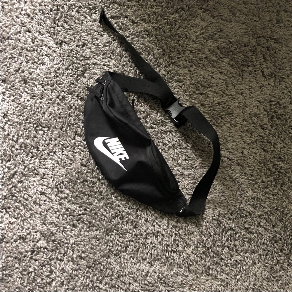 Nike heritage hip pack